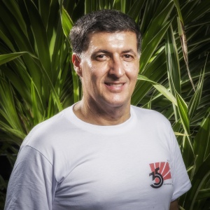 victor reyes, 35, estudio